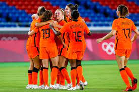 Search, discover and share your favorite leeuwinnen gifs. Q9cscat8kzeatm