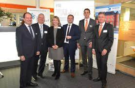 Ihre ansprechpartner sind persönlich für sie da. Generationenwechsel In Der Chefetage Unternehmerfruhstuck Bei Der Vr Bank Rhein Sieg Eg
