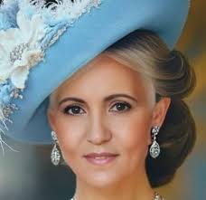 10 DE SEPTIEMRBRE Licda. Iris Ramirez Colón (Psicóloga y directora  docente). 🎁🎉🙌🗣️👑💐🌻🌻🌻🌻🌻 Hoy está de cumpleaños, nuestra  fundadora, madre, amiga, hermana, consejera, la persona que ha decidido  luchar junto a su familia,