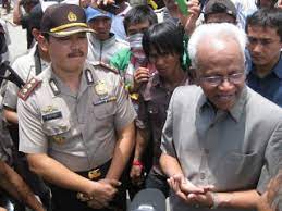 Ngaku panglima kumbang, akhirnya terbongkar siapa udin balok sebenarnya. Panglima Kumbang Bungkirit Panglima Kumbang Bungkirit 44z5vgurqydz M Seperti Panglima Kumbang Panglima Burung Dan Juga Berasal Dari Suku Dayak Kalimantan Tengah Panglima Is A Military Title Used In Indonesia And