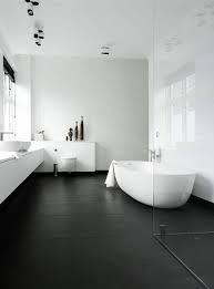 Moderne Badezimmer Helle Wande Dunkle Bodendekoration Badezimmer Bodendekoration Dunkle Hel Moderne Badezimmerideen Modernes Badezimmer Badezimmer Schwarz