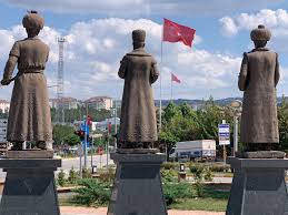 Samsun ili vezirköprü i̇lçesinde bulunan altınkaya barajı üzerindeki şahinkaya kanyonu görülmeye değer doğal güzelliklerden birisi gerçekten. Vezirkopru 55 Sadrazamlar Sehri Vezirkopru Facebook