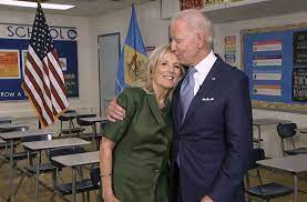 On thursday, hours before joe biden formally accepts the democratic party's nomination, the dnc slotted a new speaker into its lineup: Jill Biden Weit Mehr Als Die Frau An Seiner Seite Politik Stuttgarter Zeitung