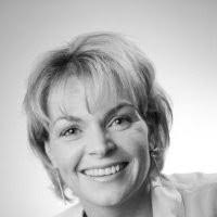 Elizabeth Janik's Instagram, Twitter & Facebook