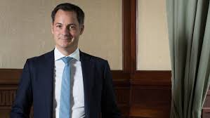 Alexander de croo percute un cycliste en sortant de sa voiture. Qui Est Alexander De Croo Notre Nouveau Premier Ministre Issu Du Monde De L Entreprise