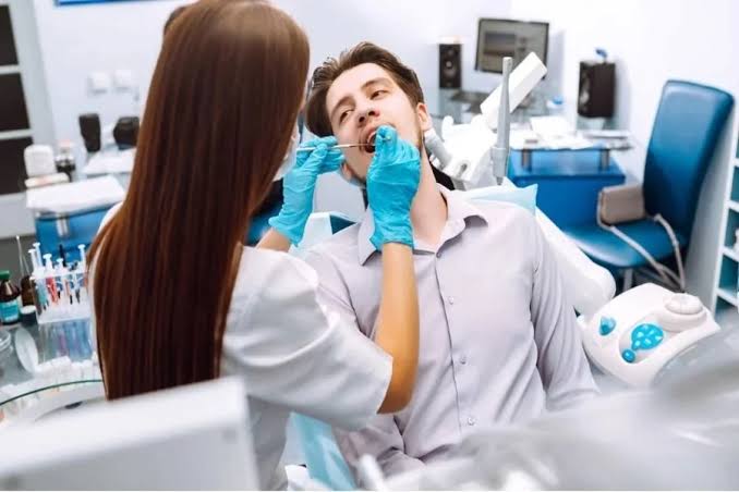 How Cosmetic Dentistry Improves Confidence For Parents And Teens Alike