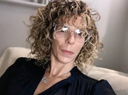 Nadia Curtis's Instagram, Twitter & Facebook