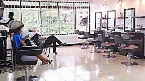 There's a difference between a beauty salon and a beauty parlor which is that a beauty salon is a well developed space in a private location, usually having more features than a beauty parlor could have. Top 10 Beauty Salons In Lagos Fresha