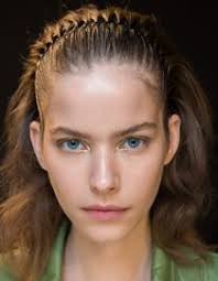 Die neuen frisurentrends zeigen, wie wandelbar langhaarfrisuren wirklich sind. 5 Schnelle Frisuren Fur Lange Haare
