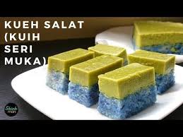 Kuih seri muka is a malaysian steamed dessert which consist of glutinous rice, layered with sweet coconut pandan custard. Seri Muka Nyonya Kuih Series 3 R3 Youtube Asian Desserts Baked Fudge Recipe Nyonya Food