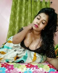 Hot naked boudi