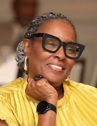 Embracing my Gray 🥴😆 I think 😆