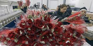 From you flowers is a member of multiple florist networks with more than 35 years of experience in the floral industry. Why Flowers Ordered Online Don T Always Look Like Their Photo