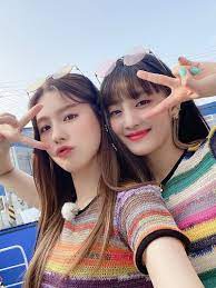 · miyeon was born on january 31 while minnie was born on october 23. Miyeon And Minnie Cho Miyeon G Idle G Idle Gidle Idle Korea Kpop Nicha Yontararak Hd Mobile Wallpaper Peakpx
