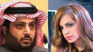 ونشر آل الشيخ، على حسابه بموقع تويتر مقطع. ØªØ±ÙƒÙŠ Ø¢Ù„ Ø§Ù„Ø´ÙŠØ® ÙŠØ¹ØªØ¯ÙŠ Ø¨Ø§Ù„Ø¶Ø±Ø¨ Ø¹Ù„Ù‰ Ø§Ù„Ù…Ø·Ø±Ø¨Ø© Ø¢Ù…Ø§Ù„ Ù…Ø§Ù‡Ø±