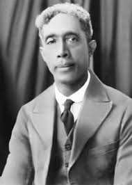 Augustus Mcintosh's Instagram, Twitter & Facebook