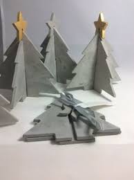 Weihnachtsdeko Merry Christmas Baum Feinbeton Mit Goldenen Stern Ein Designerstuck Von Das Weihnachtsbaum Basteln Weihnachtsschmuck Diy Selbermachen Beton