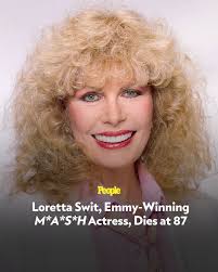 Dolly Parton, Barbara Mandrell and Maureen McCormick in a publicity photo  for the 1997 TV Movie, “Get to the Heart: The Barbara Mandrell Story”.