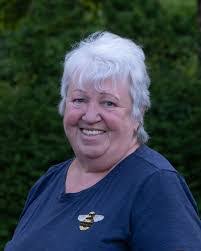 Christine Reilly's Instagram, Twitter & Facebook