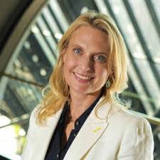 Lynn Henriksen's Instagram, Twitter & Facebook