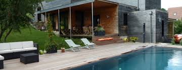 Whether choosing a roof design for a new home, or replacing/repairing a current flat roof, iko industries offers much of the information needed to make informed decisions for a lasting, sturdy. 20 Cool Houses With A Flat Roof Design Homify