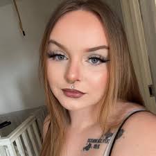 Recommendations for someone to fit some laminate flooring please?