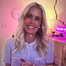 Color Expert and Image Consultant📍Newport Beach, California  (@houseofcoloursarahroderick) • Instagram photos and videos