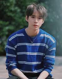 Why did you let baekhyun be santa for the kids? Doyoung Selebritas Nct Foto Teman