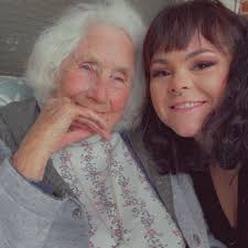 What affordable mobile dog groomers are available in the area for a  medium-sized pup?