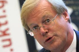 London and HK push for yuan role