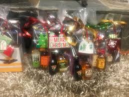 When it comes to coworkers, it can be a little difficult to know if you'll get along or not. Gifts For Male Coworkers Cute766