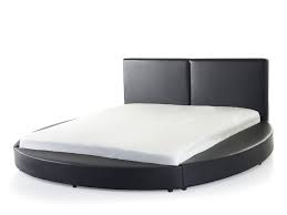 Risotto nero shared by break michaelis on we heart it. Letto Matrimoniale Rotondo In Pelle Nera 180x200cm Laval Beliani It