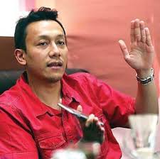 Putarlah ke kanan, ke kanan, ke kiri kembali ke kiri, ke kiri, ke kanan berhenti dan mulai lagi berhenti dan mulai lagi. Diaz Hendropriyono Layak Jadi Menteri Muda Jokowi Sinarlampung
