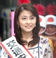 小林麻央さんの乳がん発見のきっかけは2014年2月に受けた人間ドックでした。 その後、2年以上に渡り、麻央さんの乳がんは家族と近親者のみの秘密でしたが、マスコミに報道されたことで海老蔵さんが 最初の会見 を開いたのは 2016年6月9日 のこと。 Flickriver Pofa2 S Photos Tagged With å°æž—éº»å¤®