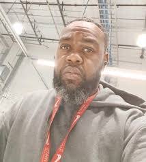 Shauna Potts's Instagram, Twitter & Facebook