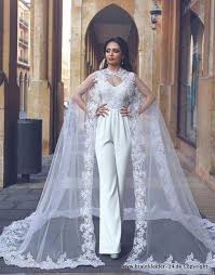 Kontrastfarbene kapuze, reißverschluss und eingrifftasche. Standesamt Mode 2021 Kleider Fur Den Standesamt Gunstig Online Kaufen