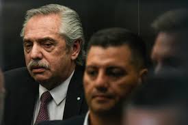 Se registra Francisco Javier Llera como candidato a rector de la UACJ