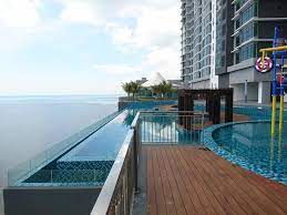 Bu otel 1999 yılında açıldıktan beri popülerliğini kaybetmemektedir. Kuantan Waterfront Resort City Home Facebook