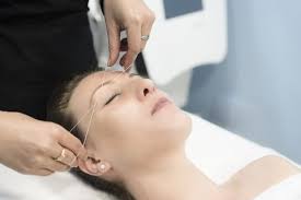 There is virtually no risk of scarring, severe bruising, bleeding or other complications after having a thread lift. What Is Eyebrow Threading What To Know If Brow Shaping Threading