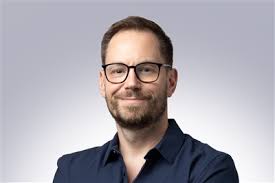 OKAY.com: Alan McKenzie , Property Agent in Hong Kong