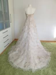 Kleider second hand kaufen mit momox fashion ist auch deshalb super einfach, weil der shop alles unter einem dach versammelt. Brautkleider Gunstig Kaufen Second Hand Madchenflohmarkt