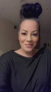 Courtney Robles's Instagram, Twitter & Facebook