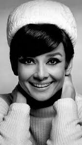 Browse and share the top audrey hepburn smile gifs from 2021 on gfycat. Pin By Classic Movie Hub On Audrey Hepburn Audrey Hepburn Photos Audrey Hepburn Style Icon Audrey Hepburn Hat