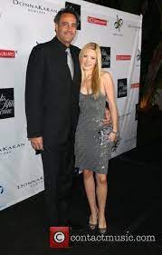 How old is brad garrett? Brad Garrett Brad Garrett Finds Love With 27 Year Old Contactmusic Com