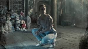 The Haunting Of Bly Manor Teases Fall Netflix Premiere Reveals First Images Den Of Geek
