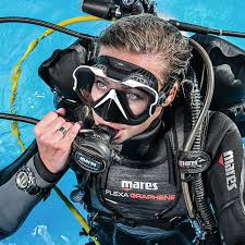 The events will be men's and women's versions each of: Diving Gear Dive Equipment Mares