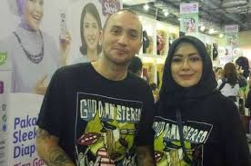 Penderita hepatitis a perlu tahu seperti apa pengobatan yang harus ditempuhnya. Gary Iskak Divonis Hepatitis C Pahami Gejala Dan Cara Mencegahnya Semua Halaman Grid Health