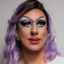 Hi! @rupaulofficial @rupaulsdragrace @canadasdragrace @worldofwonder Gina  Hamilton, Drag Queen to the Stars here! Lashes: @dashofari touch up:  @daniel.dyment