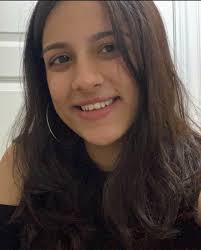 Hi, my name is Pareeshay Naeem but I also go by Paree. I'm from Niles  Illinois and I will be commuting to UIC. Im so exited to meet all of you  guys