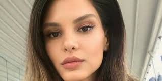 Almeda abazi ve oyuncu tolgahan sayışman ikinci çocuğunu kucağına aldı. Who Is Almeda Abazi Dating Almeda Abazi Boyfriend Husband